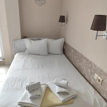 Cozy With Pool In Sunny * סאני ביץ'