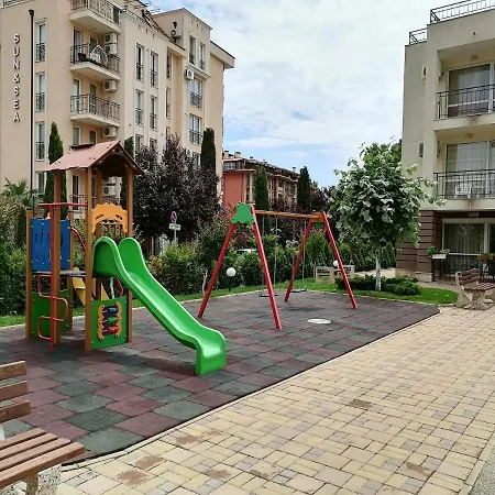 Cozy With Pool In Sunny Apartamento