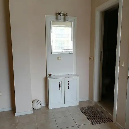 Cozy With Pool In Sunny