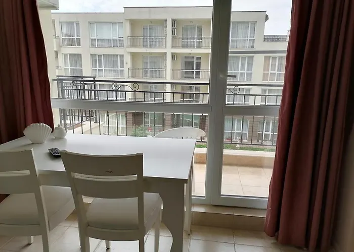 Cozy With Pool In Sunny Апартамент Слънчев бряг