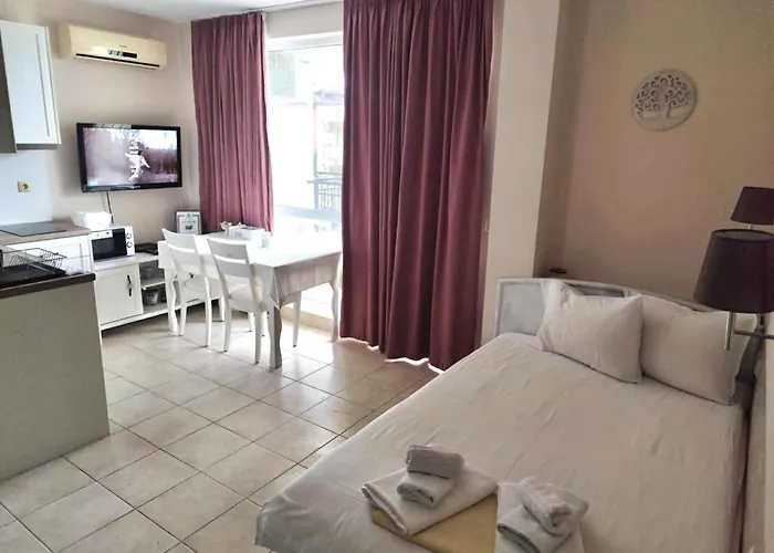 Апартамент Cozy With Pool In Sunny *